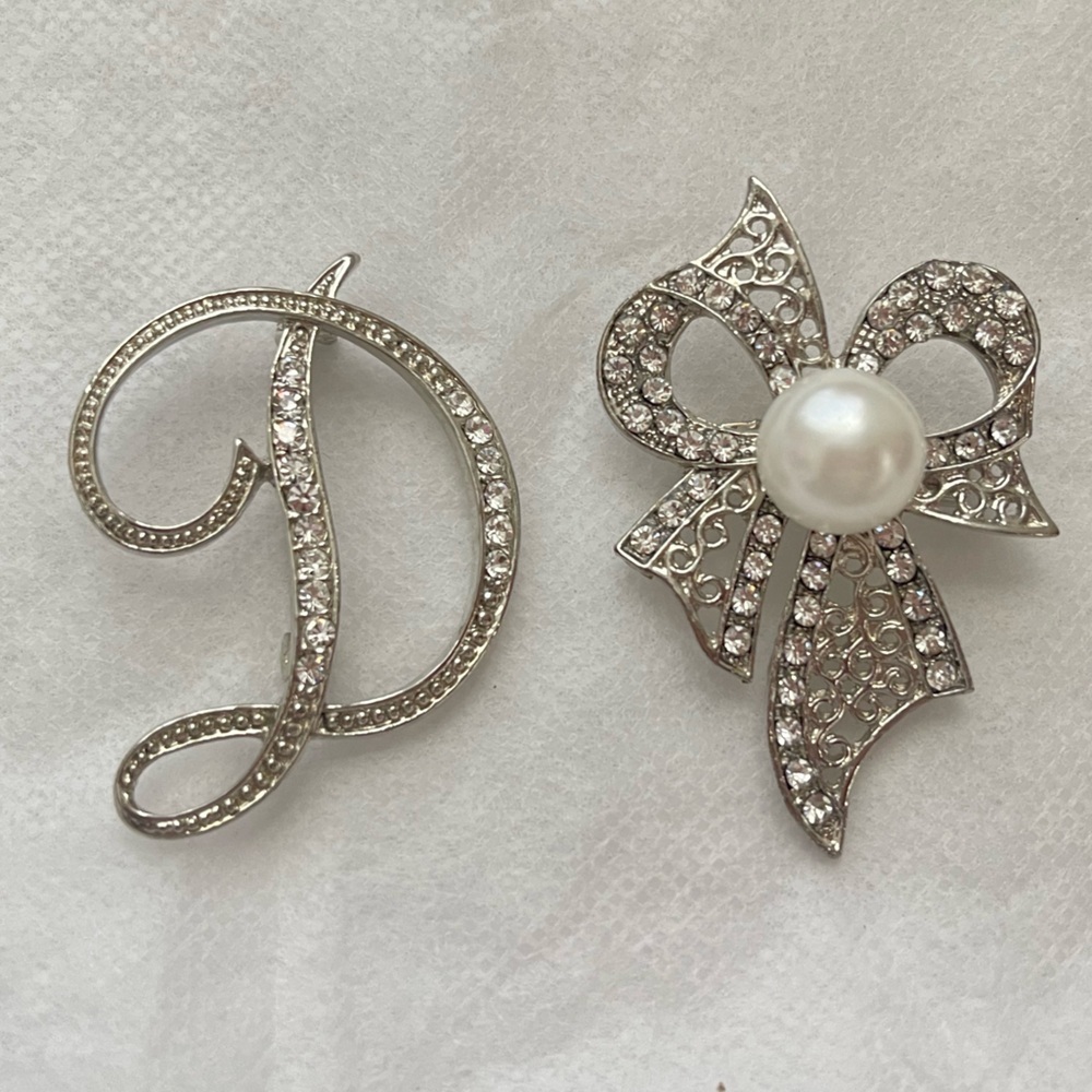 Elegant Silver and Pearl Brooch Set